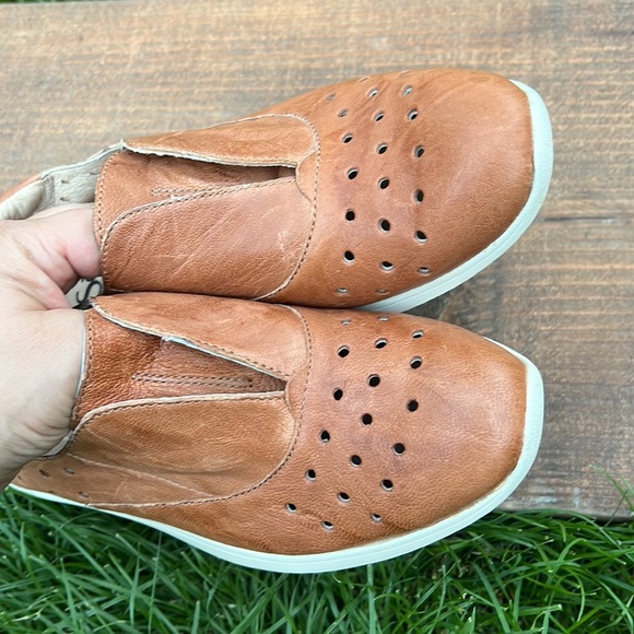 SOFFT BRAND LEATHER SLIP ON SHOES LIGHT BROWN/TAN SIZE 7.5 - Picture 17 of 17